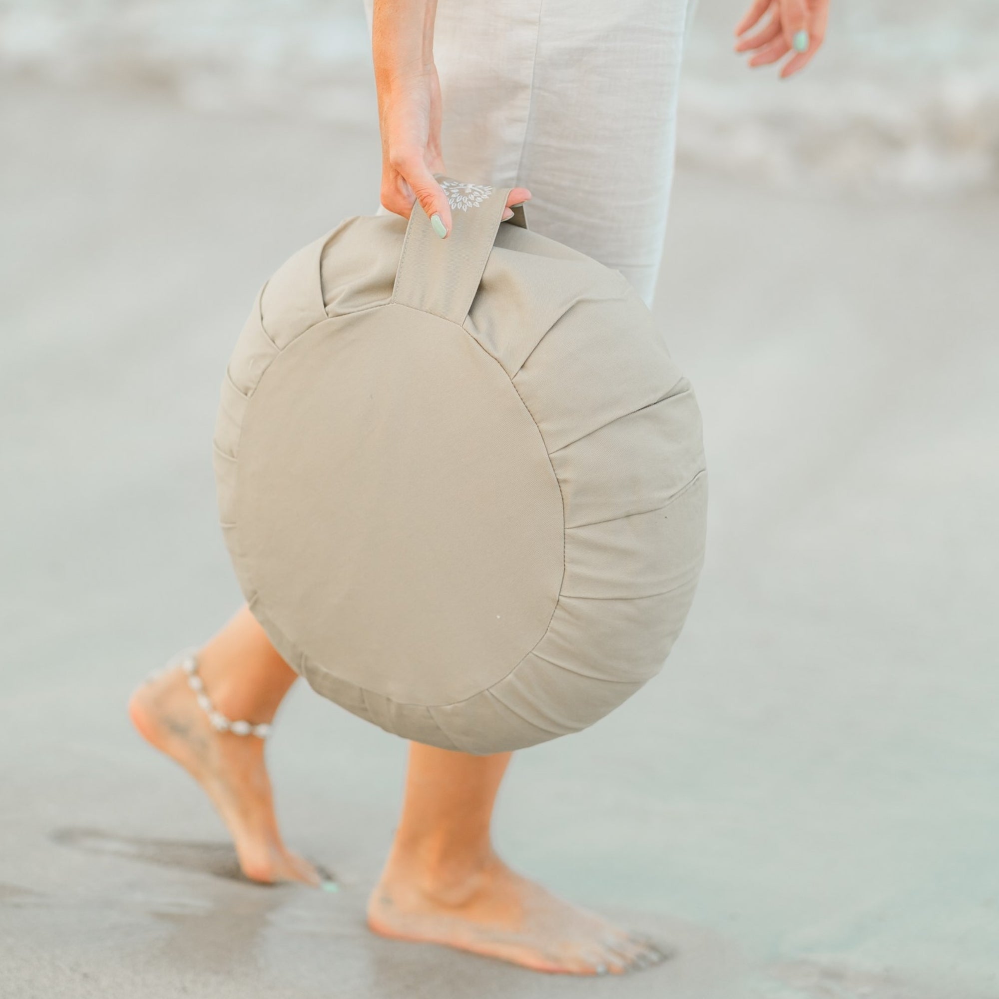 Meditationskissen Mahalo aus 100% Baumwolle in der Farbe Sandbeige